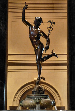 P1010558A