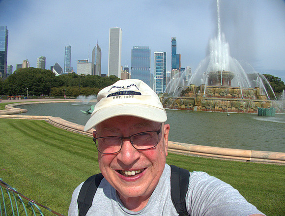 Me & B Fountain P1040646 -1
