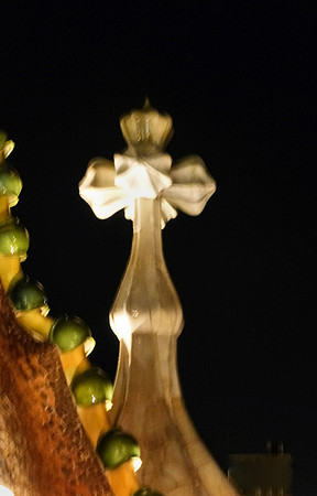 Gaudi Cross P1050062