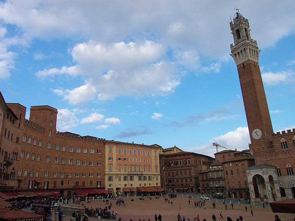 Il Campo Square P1070160